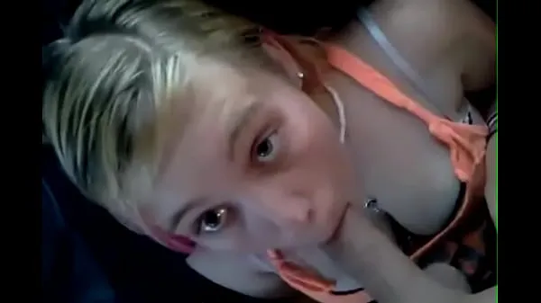 Hete Blonde teenager deep throat practice warme films