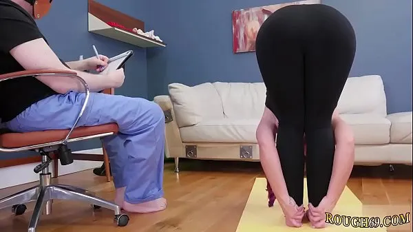 热Doctor and teen girl anal machine bondage hd Ass- Yoga温暖的电影