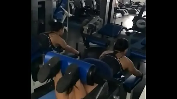 Hot I did leg exercises to increase butt ---- Hello friend, excuse me ... I live in Venezuela I am without money for my ... help me just by entering and giving SKIP AD in this link warm Movies