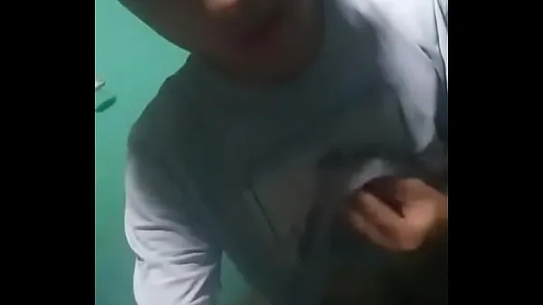 Nóng Young man shows his cock / My first video Phim ấm áp