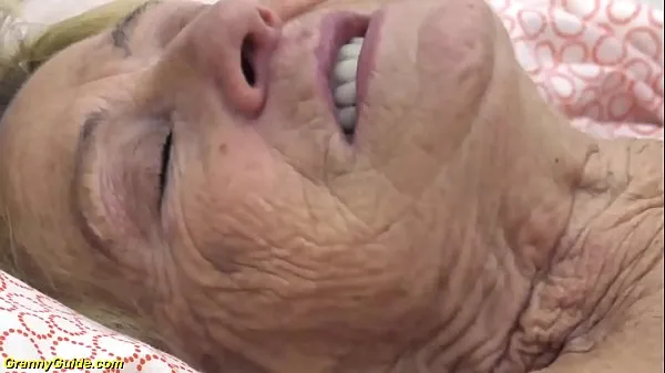 Nóng sexy 90 years old granny gets rough fucked Phim ấm áp