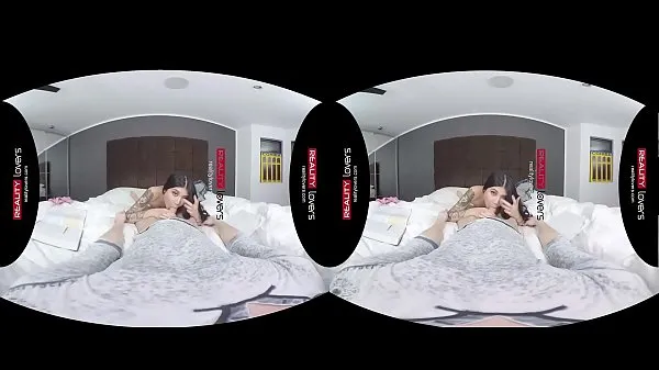 Sıcak RealityLovers VR - Asian Teen Brenna Sparks Sıcak Filmler