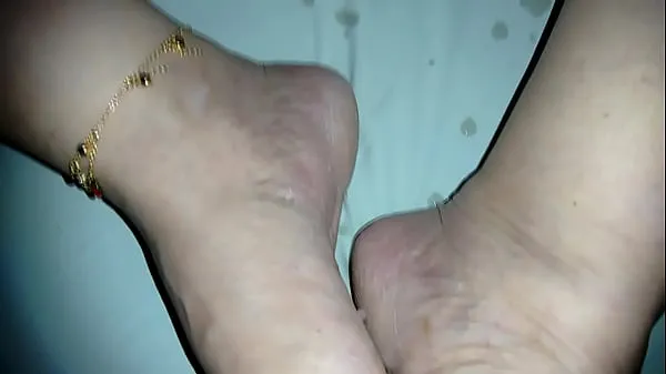 Hot ENJOYED AT THE WIFE'S FEET warm Movies