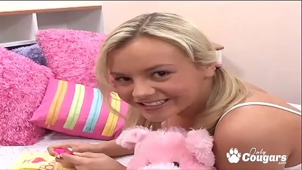 Hotte Bree Olson Lifts Her Little Skirt & Takes Some Dick varme film