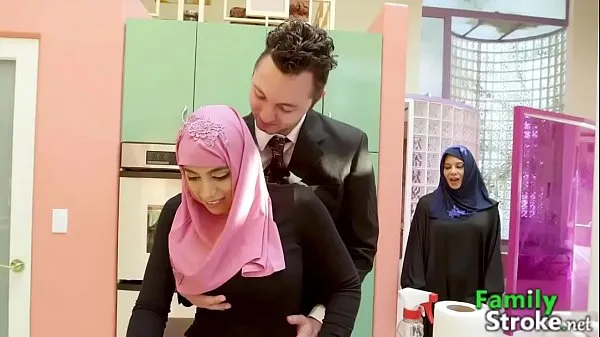 Kuumia FamilyStroke - Arab Stepdaughter Got Stepbro's Cock lämpimiä elokuvia