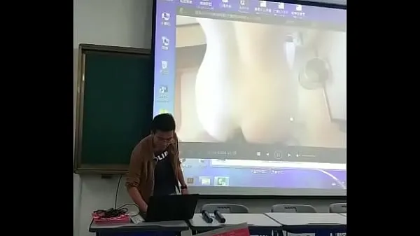 Guy plays the fucking video unexpectedly in seminor Filem hangat panas