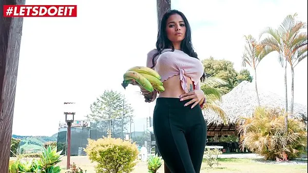 Žhavé Latina Teen Babe shows what she does after work žhavé filmy