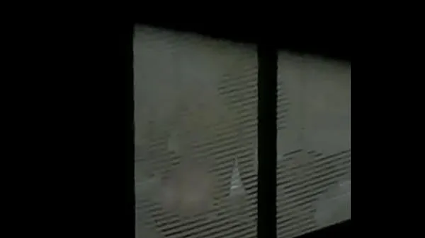 Καυτές Neighbor getting in with an open window 2 ζεστές ταινίες