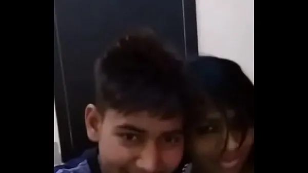 Indian Girlfriend and Boyfriend Kissing video Film hangat yang hangat