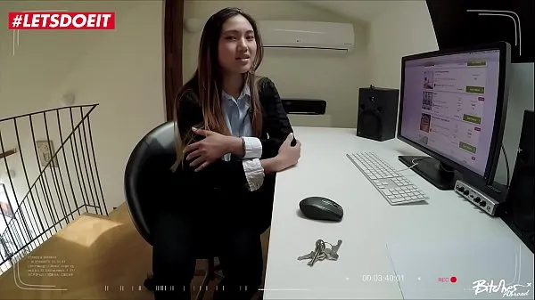 Menő Thai Tourist gets her Tight Pussy Fucked - May Thai meleg filmek