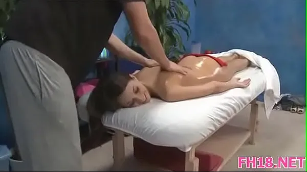 Vroči 18 Years Old Girl Sex Massage topli filmi