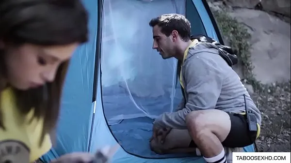 Hete Teen cheating on boyfriend on camping trip warme films