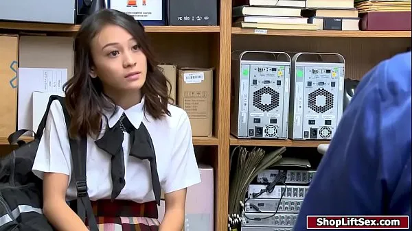 Gorące Asian student steals and gets fuckedciepłe filmy