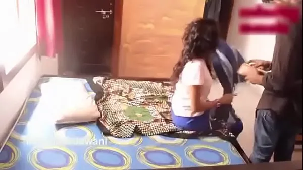 Vroči Indian friends romance in room ... Parents not at home topli filmi