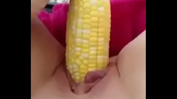 Nóng petite pussy eating corn Phim ấm áp