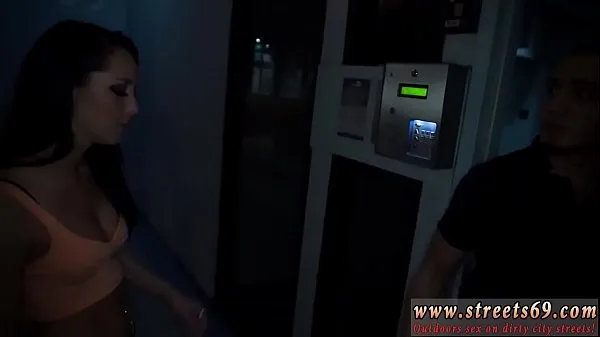 热Bondage wrestling Who would ever think that a cash machine would be a温暖的电影