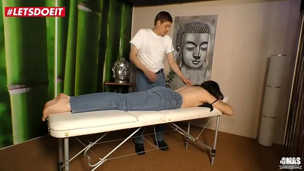 Film caldi Moglie matura tedesca viene scopata dal massaggiatorecaldi