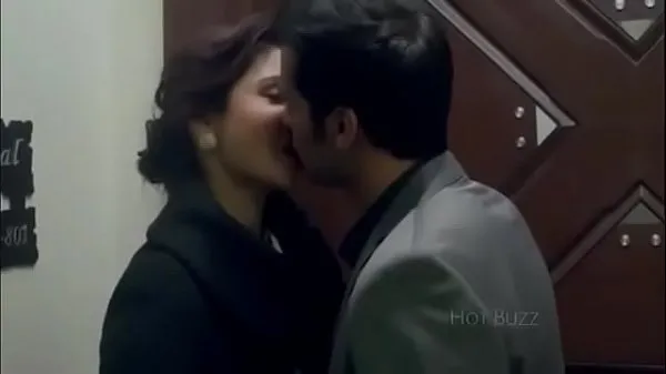 Hete anushka sharma hot kissing scenes from movies warme films