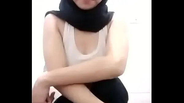 أفلام ساخنة rina hijab1 دافئة