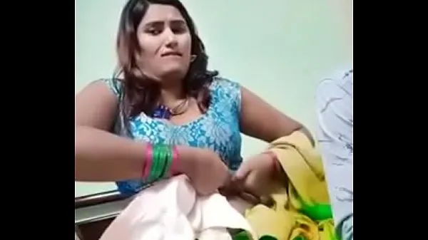 Hete Swathi naidu sexy in saree and showing boobs part-1 warme films