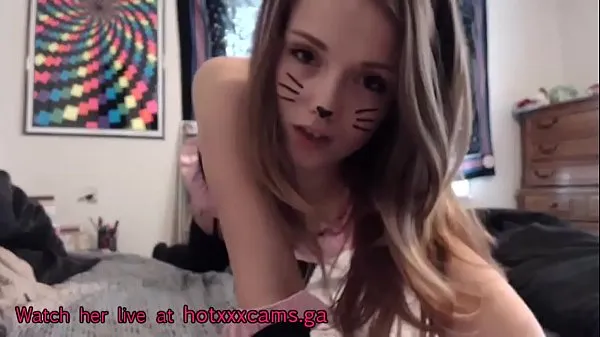 Hotte Amazing kitty teen masturbates on More at varme filmer