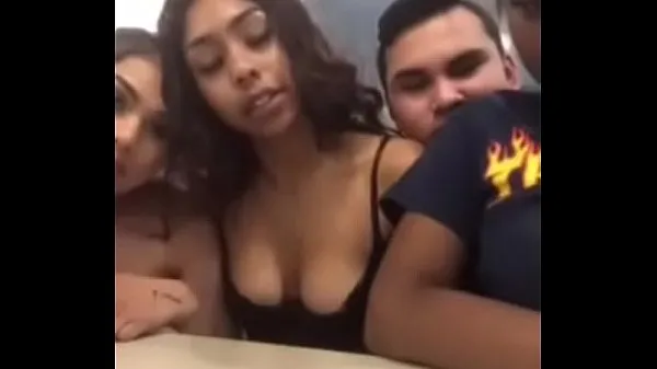 Vroči Crazy y. showing breasts at McDonald's topli filmi