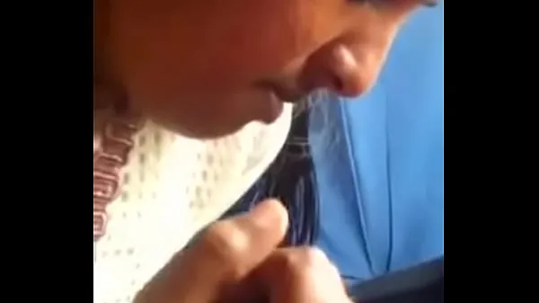 热Horny tamil girl sucking black cock and caring it with her tongue温暖的电影