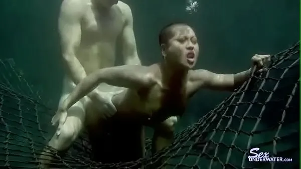 Underwater anal sex Film hangat yang hangat