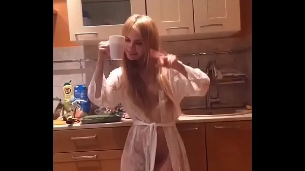 Vroči Alexandra naughty in her kitchen - Best of VK live topli filmi