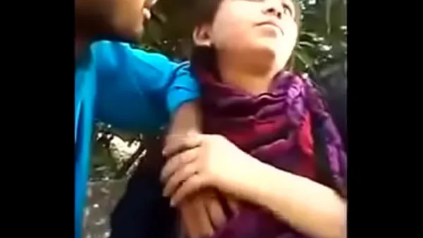 गर्म Young Student Kissing गर्म फिल्में