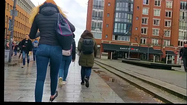 Kuumia Huge Ass In Jeans Spotted lämpimiä elokuvia