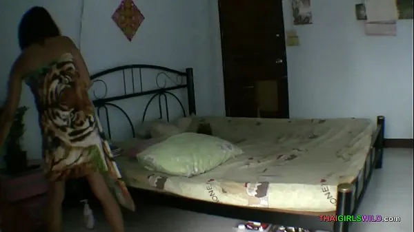 Heta Thai girl cheats on husband gets fucked in her small room varma filmer