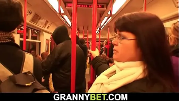 Καυτές He picks up and doggy-fucks big boobs woman in metro ζεστές ταινίες