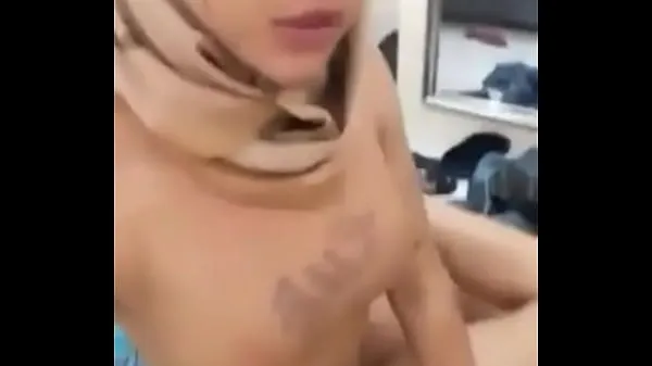 Películas calientes Transexual indonesia musulmana follada por un tipo afortunado cálidas