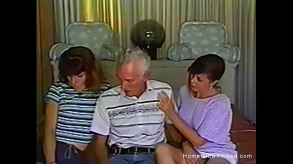 Gorące Grandpa gets himself some fresh young pussy to fuckciepłe filmy