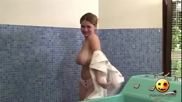 أفلام ساخنة Beautiful Ukrainian Busty - ` I want to take a shower with you دافئة