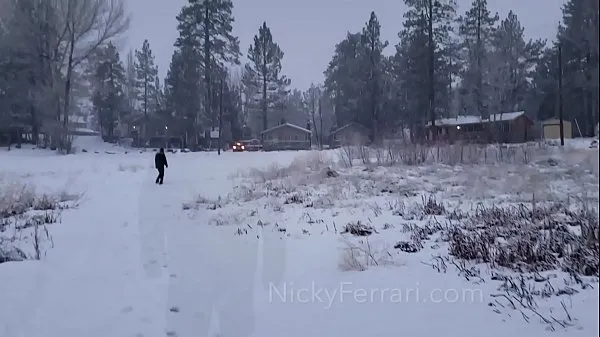 Nicky Ferrari Snow Man Film hangat yang hangat
