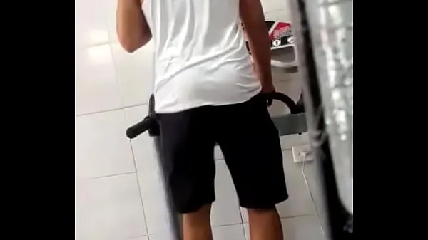 Hete Hot ass straight at the gym warme films