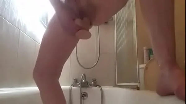 Squirting in the shower Film hangat yang hangat