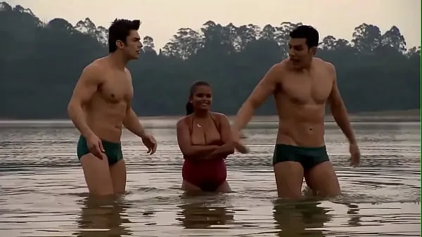 Paulão Cavalo and Denis volume in swim trunks Film hangat yang hangat