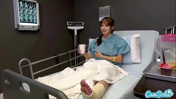 Горячие Горячая красотка Лекси Луна мастурбирует, чтобы скоротать время в больницетеплые фильмы