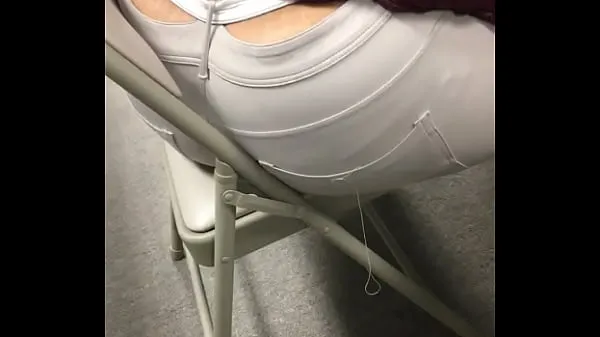 Hotte COWORKER WITH A MEGA ASS varme film