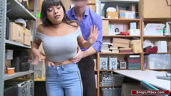 Hete Busty cashier gets fucked for stealing warme films