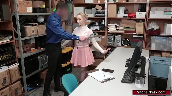 Hotte Sexy shoplifter fucked by pissed officer varme film
