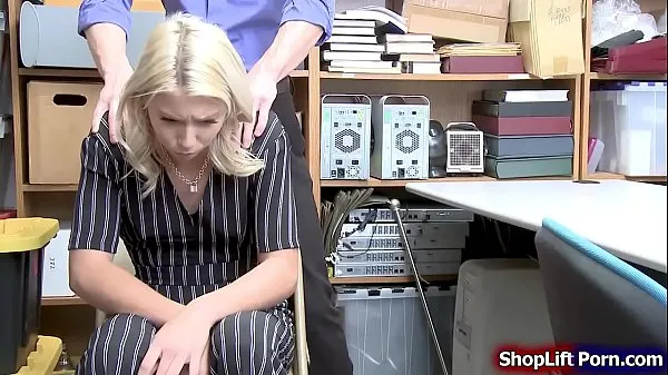 Kuumia Blonde teen is arrested by an LP officer for being v. in the officer wants a deal,he let her go if he can do whatever he lets the officer lick her tits and in return she throats his cock and lets him fuck her wet pussy lämpimiä elokuvia