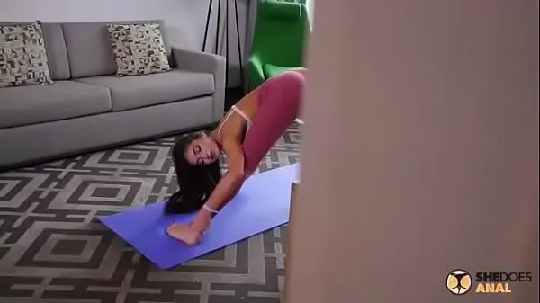 Gorące Tight Yoga Pants Anal Fuck With Petite Latina Emily Willis | SheDoesAnal Full Videociepłe filmy