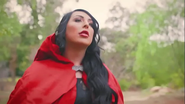 Kuumia Little Red Riding Hood and Kleio Valentien feat. Chanel Santini - Transfixed lämpimiä elokuvia