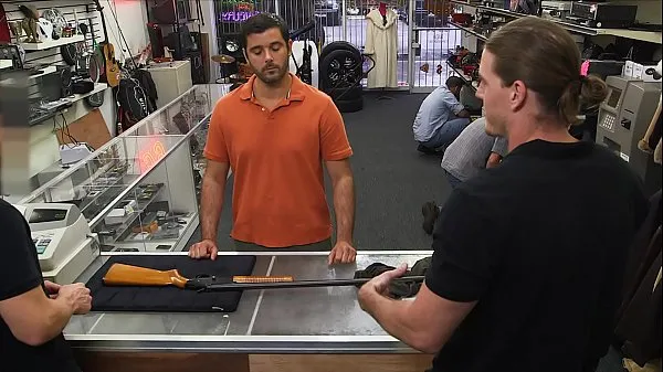 Hotte GAYPAWN - Str8 Guy Tries To Pawn His Gun; Has To Pawn Dat Azz Instead varme film