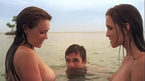 Populárne 2 Headed Shark 2 Topless Bikini Girls horúce filmy