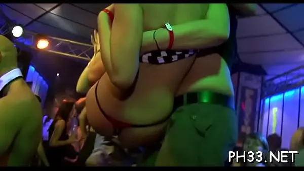 Καυτές Very sexy gangbang in club ζεστές ταινίες